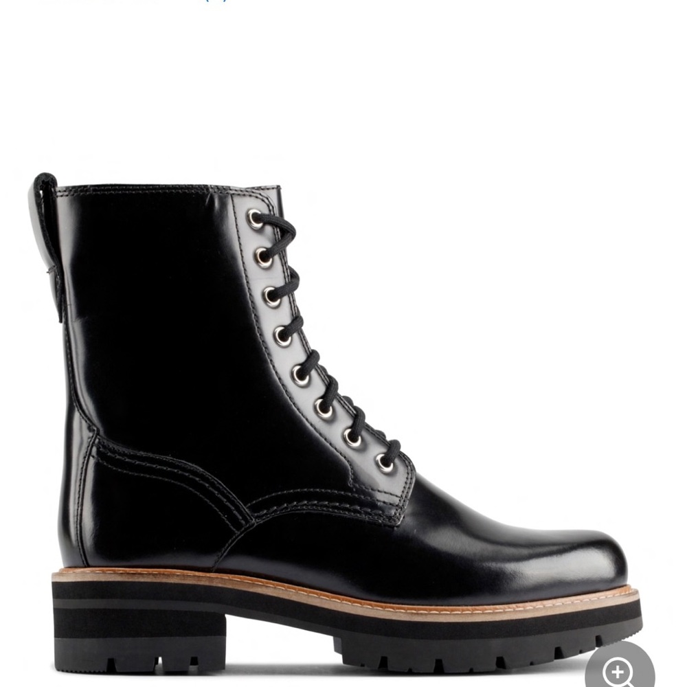 Black Clark’s boots. Perfect condition